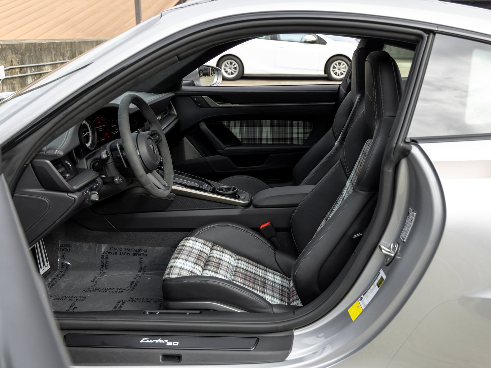Certified 2025 Porsche 911 Turbo AWD/4WD image 30