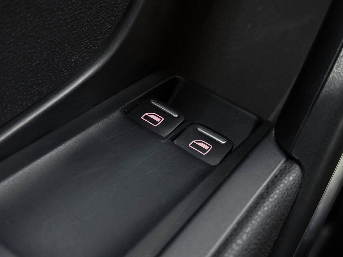 Used 2013 Volkswagen Beetle 2.5 image 43