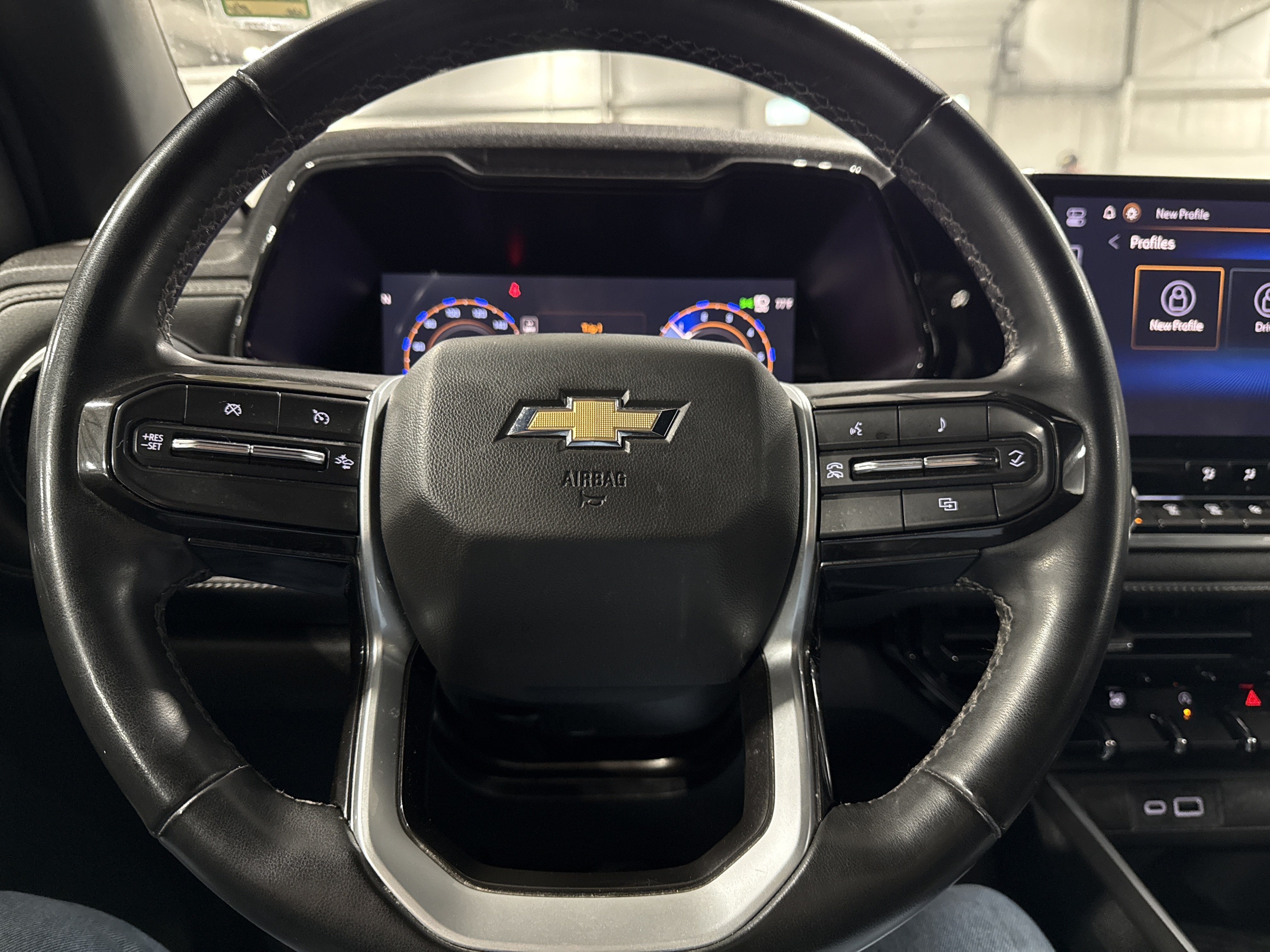 Used 2024 Chevrolet Colorado LT w/ LT Convenience Package AWD/4WD image 11