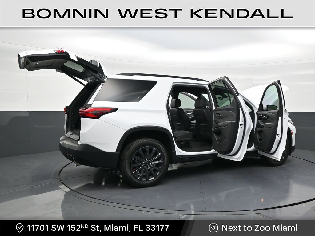 Used 2023 Chevrolet Traverse RS image 28