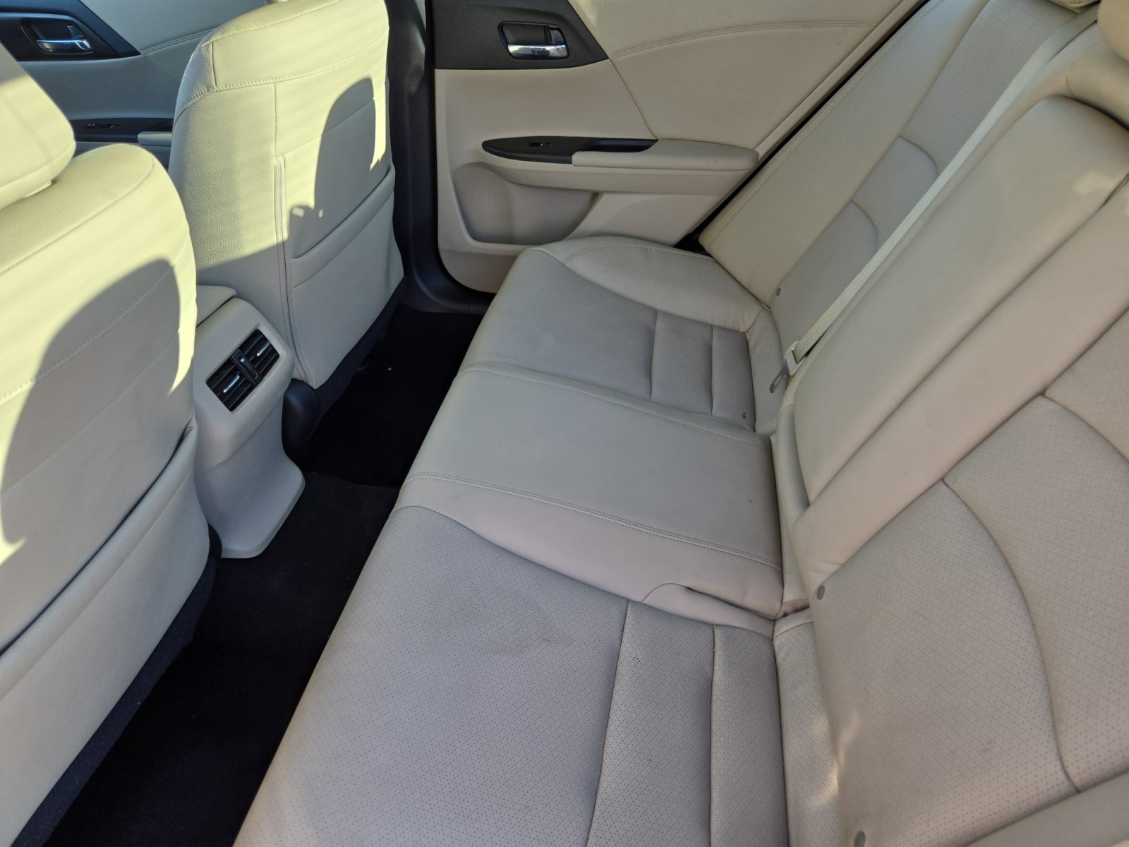 Used 2015 Honda Accord EX-L image 18