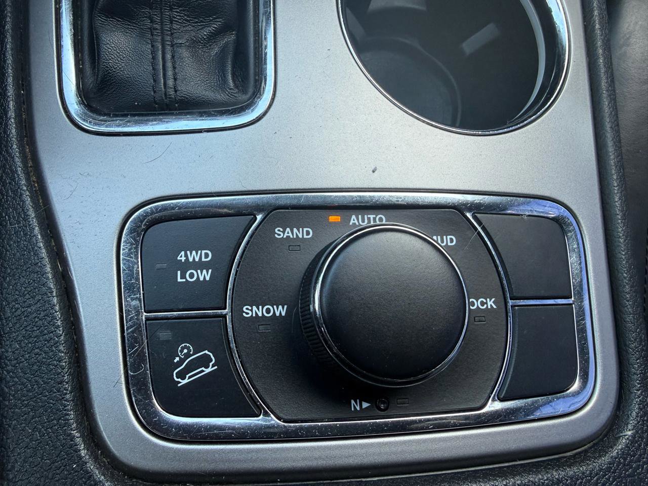 Used 2020 Jeep Grand Cherokee Limited w/ Luxury Group II image 13