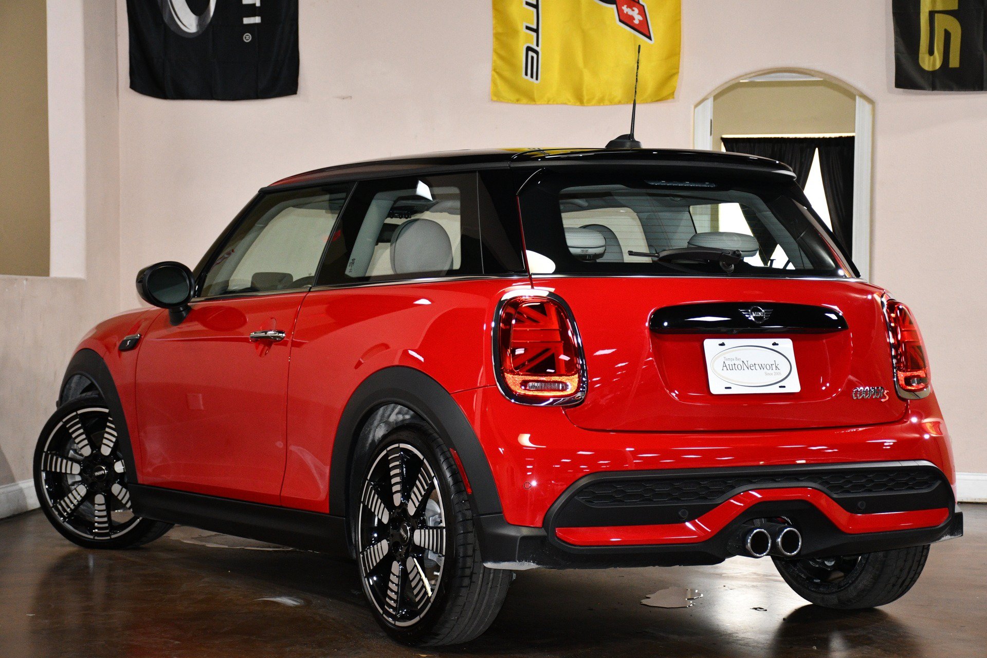 Used 2023 MINI Cooper S FWD image 6
