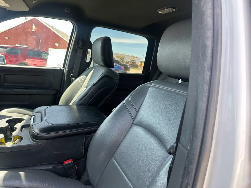 Used 2024 RAM 2500 Tradesman w/ Chrome Appearance Group AWD/4WD image 34