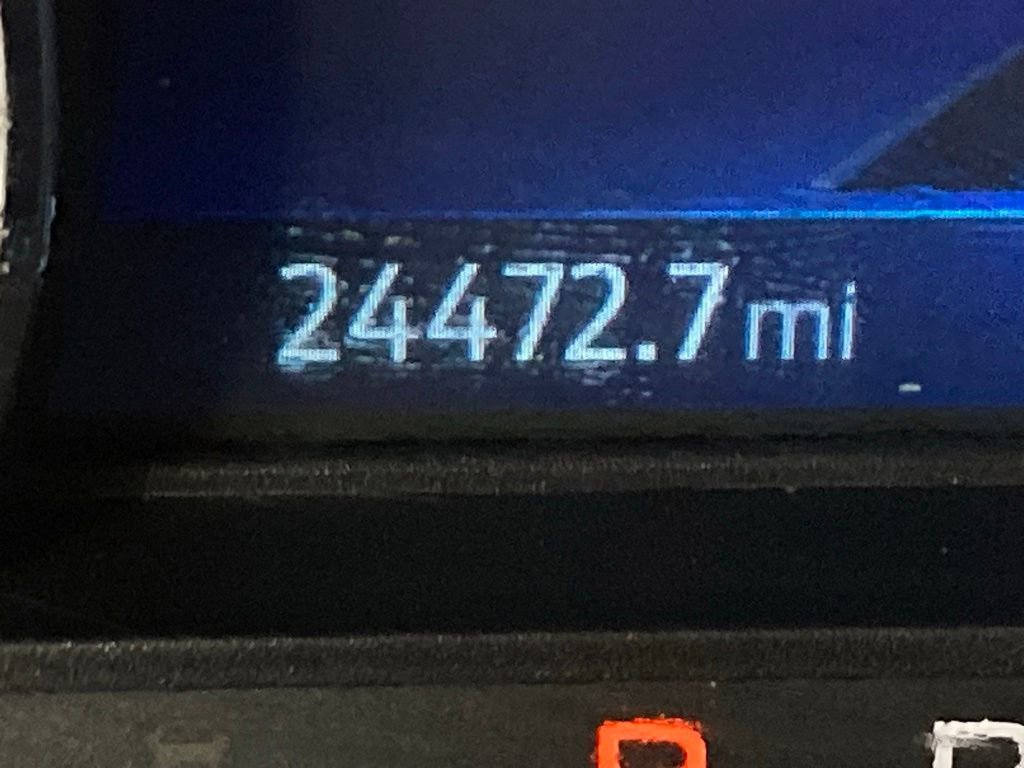 Used 2022 Ford Explorer XLT w/ Equipment Group 202A image 6