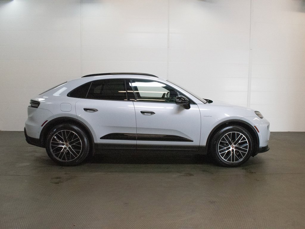 Certified 2025 Porsche Macan 4 Electric image 9