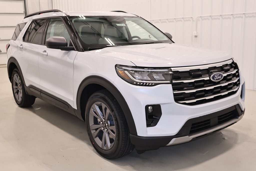 New 2026 Ford Explorer Active w/ Active Comfort Package AWD/4WD image 3