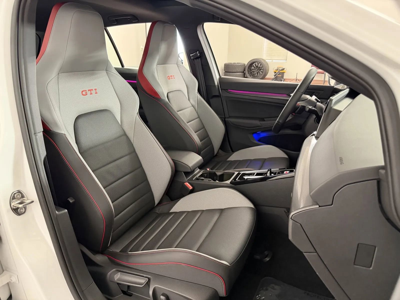 Used 2024 Volkswagen GTI SE FWD image 39