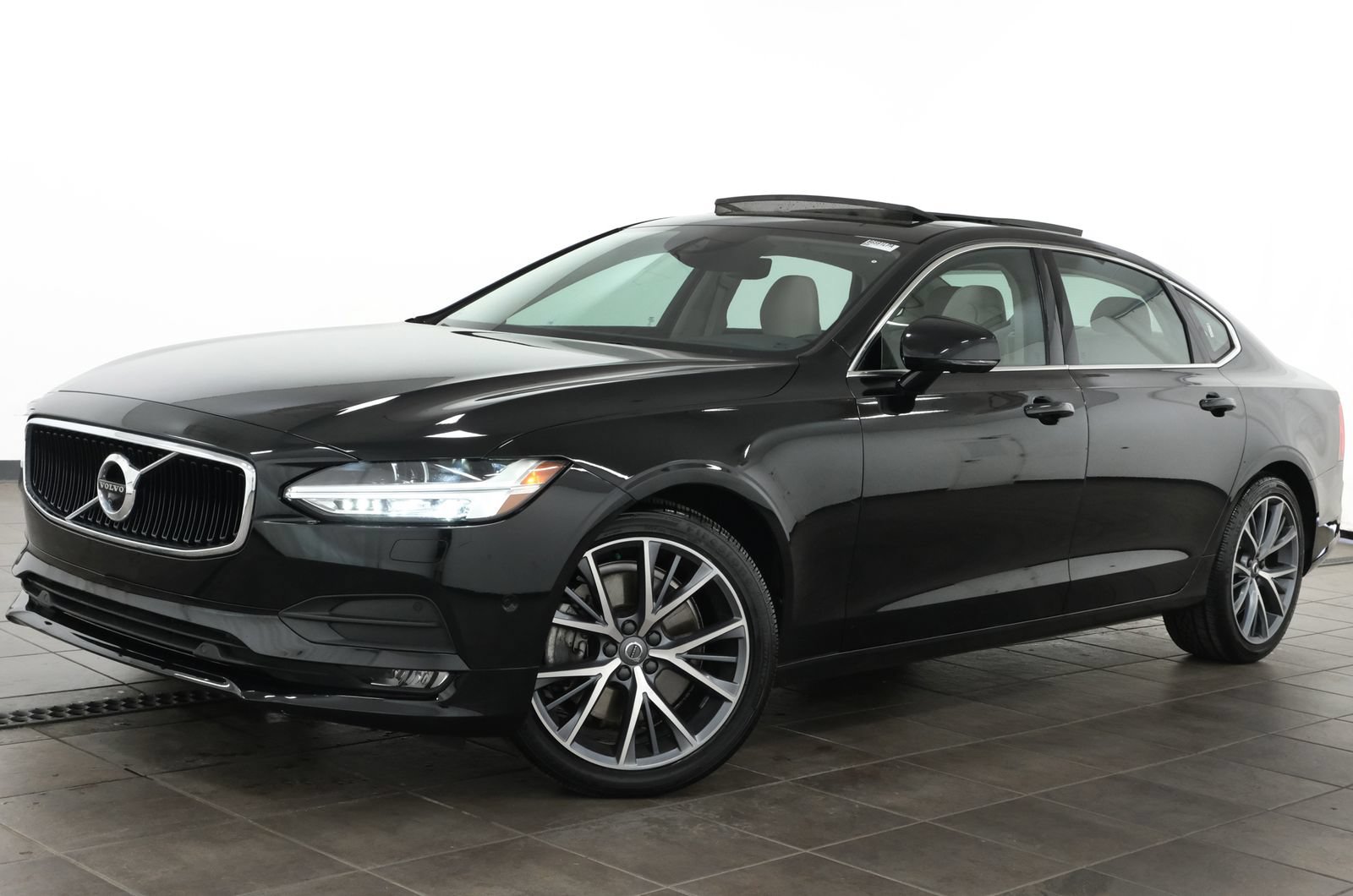 Used 2018 Volvo S90 T6 Momentum
