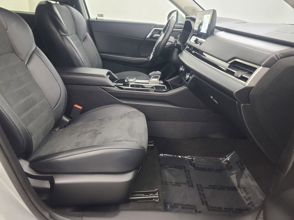 Used 2025 Mitsubishi Outlander SE AWD/4WD image 15