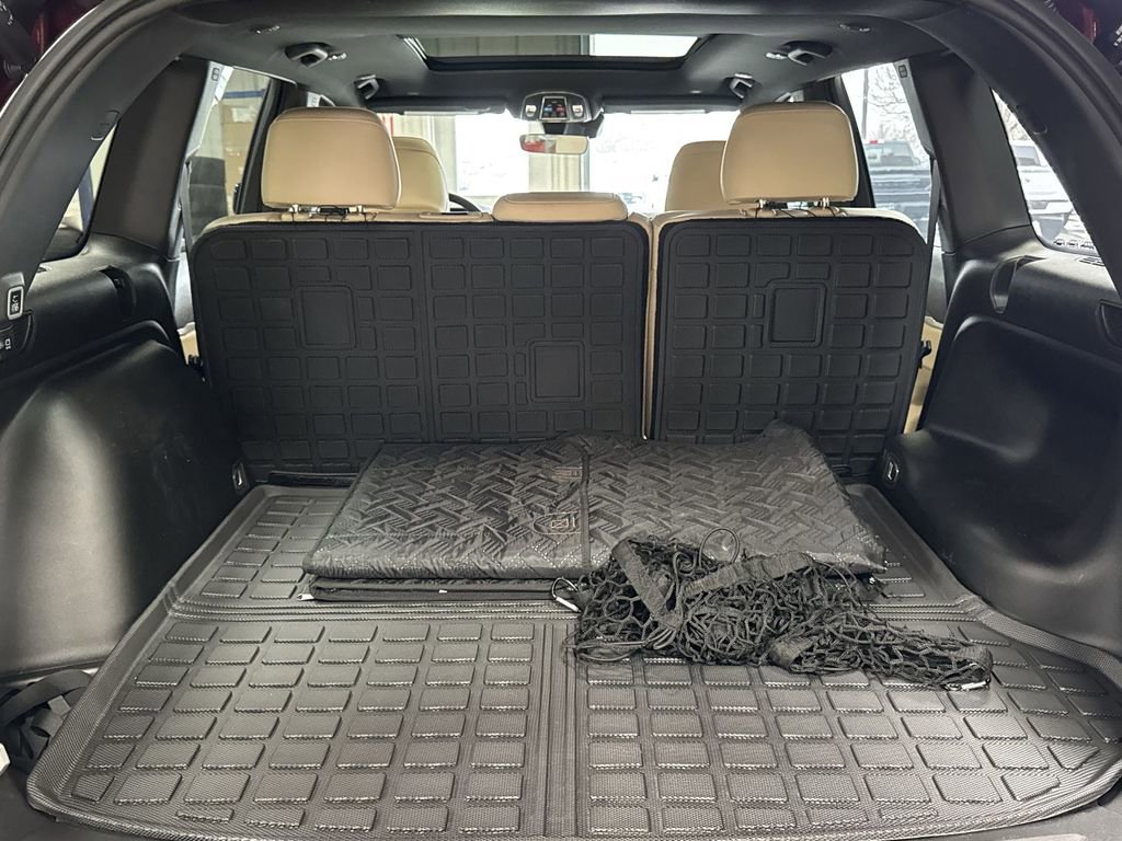 Used 2025 Jeep Grand Cherokee Limited image 30