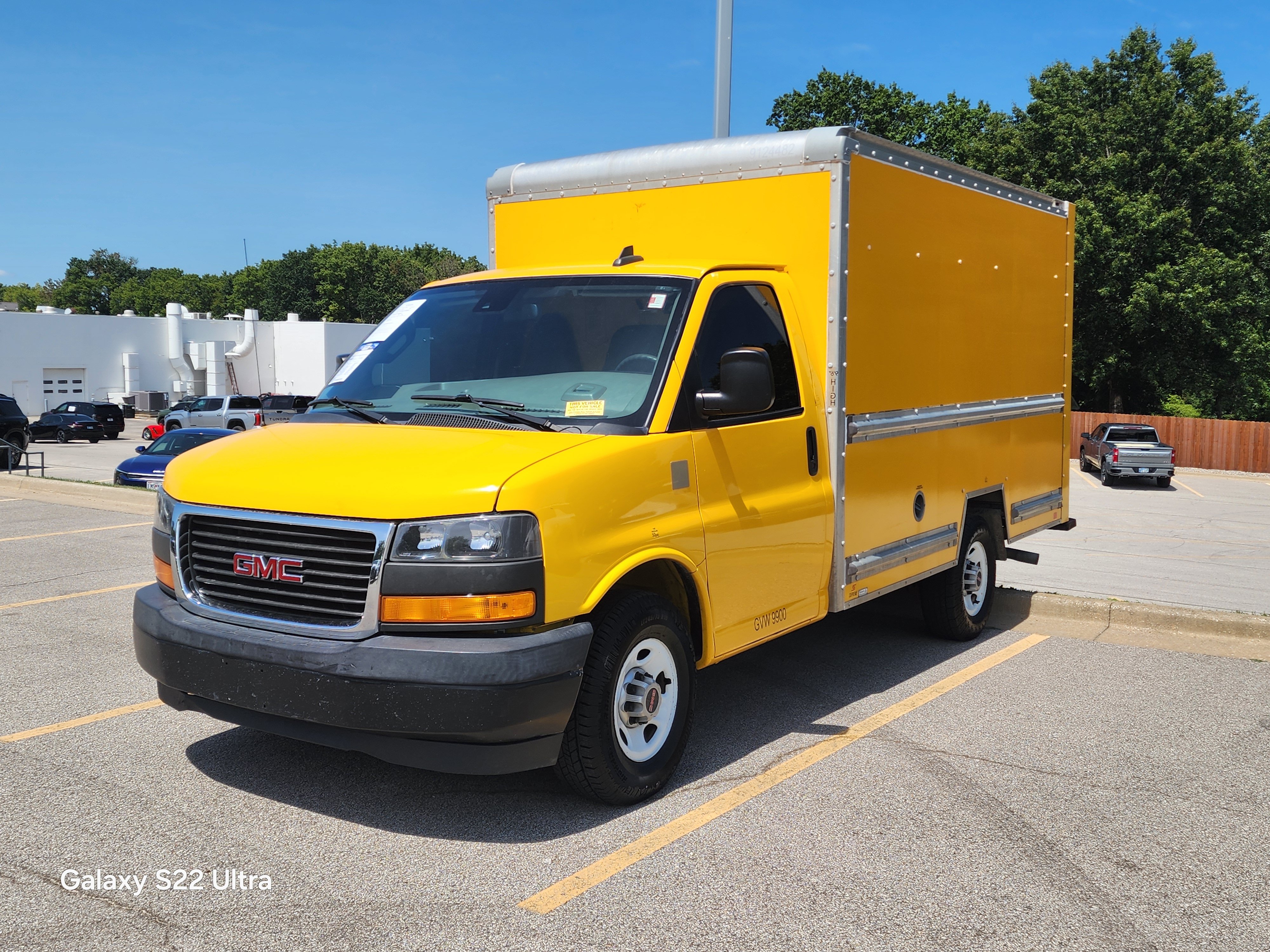 Used 2019 GMC Savana 3500 w/ Driver Convenience Package RWD image 5