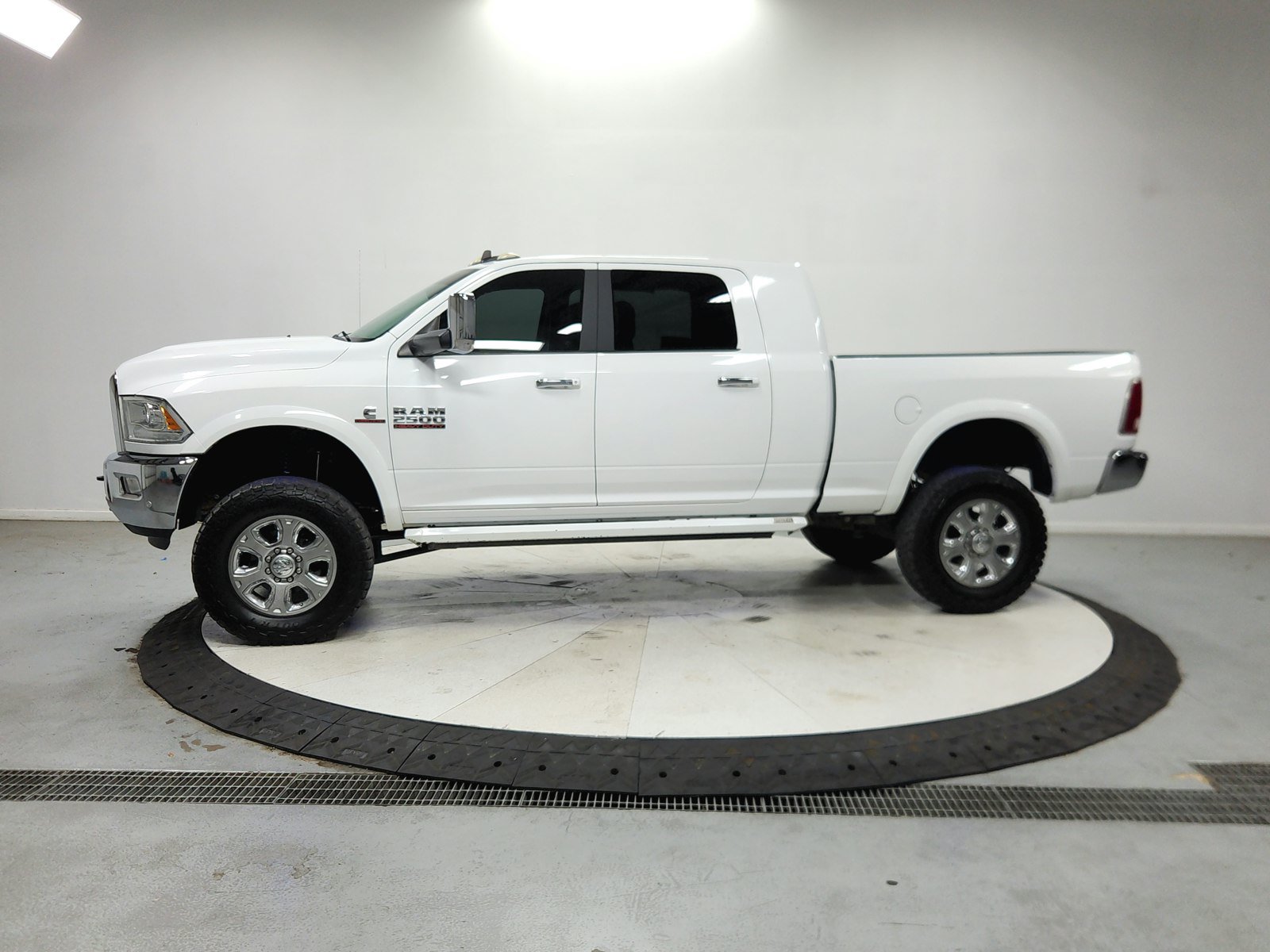 Used 2018 RAM 2500 Laramie w/ Convenience Group AWD/4WD image 5