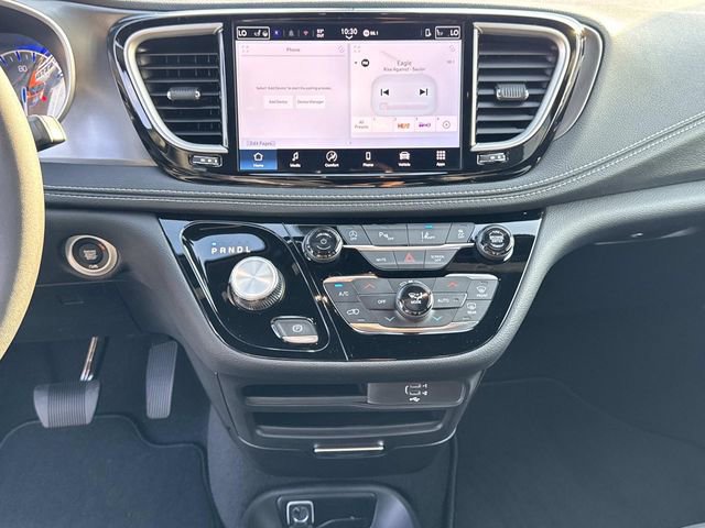 New 2026 Chrysler Pacifica Select image 26