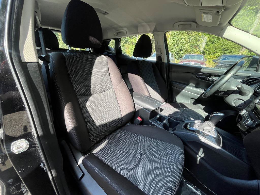 Used 2021 Nissan Rogue Sport SV FWD image 38
