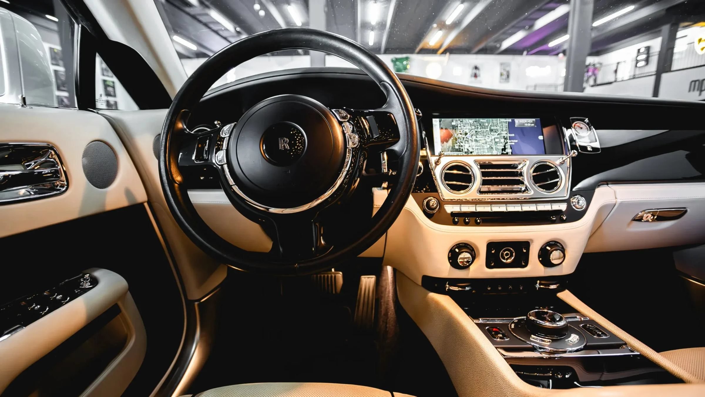 Used 2015 Rolls-Royce Wraith RWD image 40