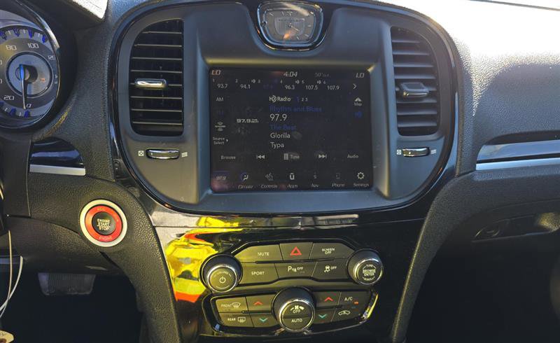 Used 2023 Chrysler 300 S image 9