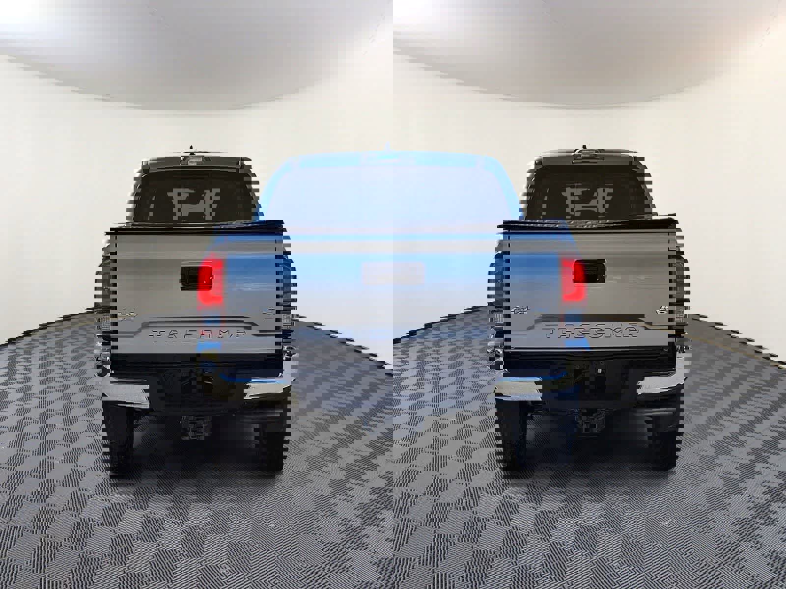 Used 2018 Toyota Tacoma SR5 image 7