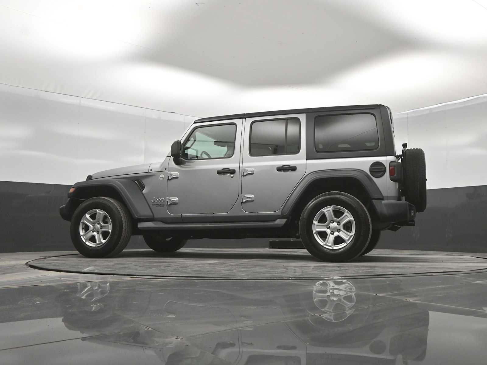 Used 2018 Jeep Wrangler Unlimited Sport S AWD/4WD image 35