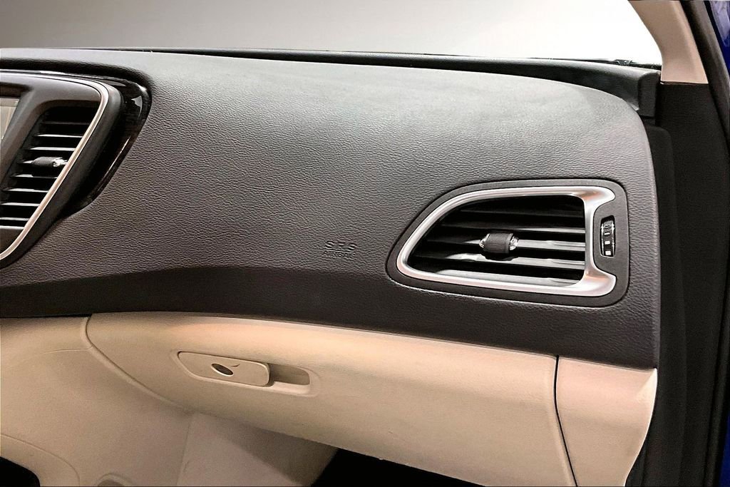 Used 2015 Chrysler 200 C w/ Navigation & Sound Group I image 23