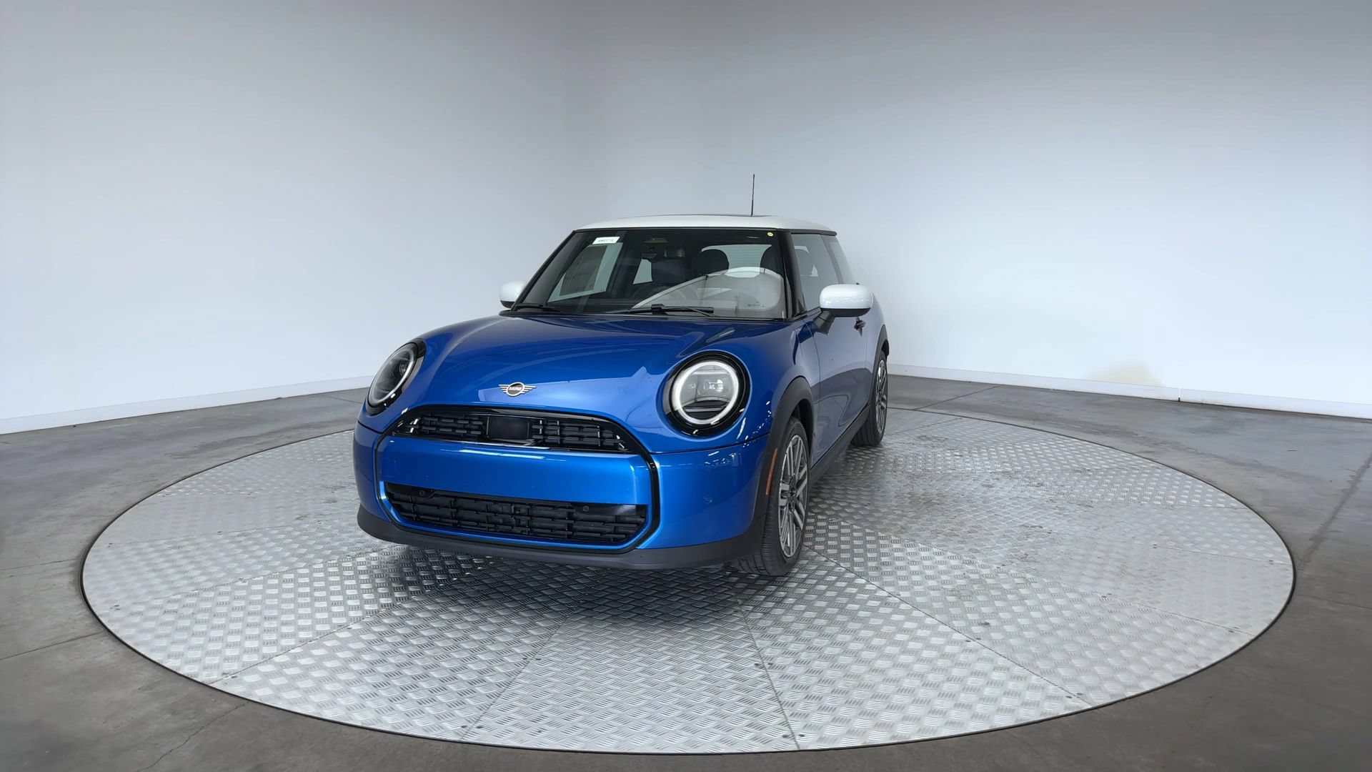 New 2026 MINI Cooper 2-Door Hardtop FWD image 3