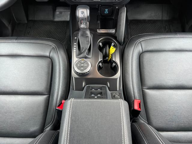 Used 2025 Ford Bronco Badlands image 24