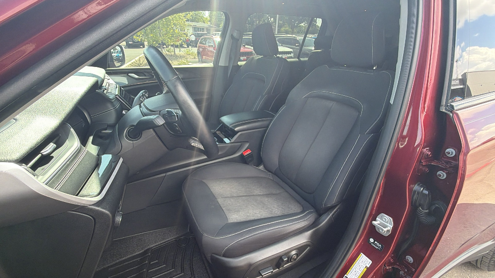 Certified 2022 Jeep Grand Cherokee L Laredo w/ Luxury Tech Group I RWD image 12