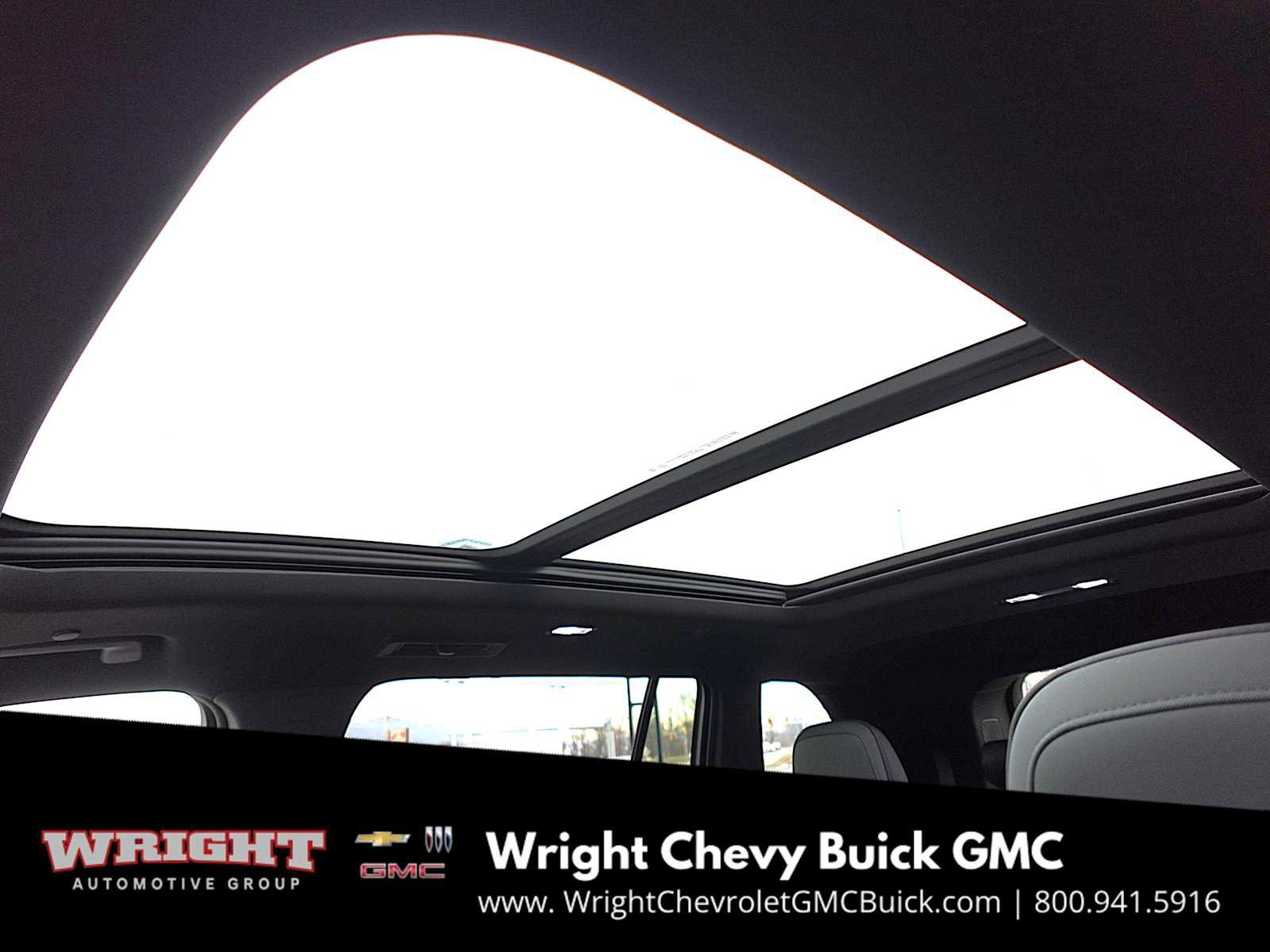 Used 2025 GMC Acadia AT4 w/ Luxury Package image 26