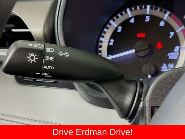 Used 2023 Toyota Highlander L image 15