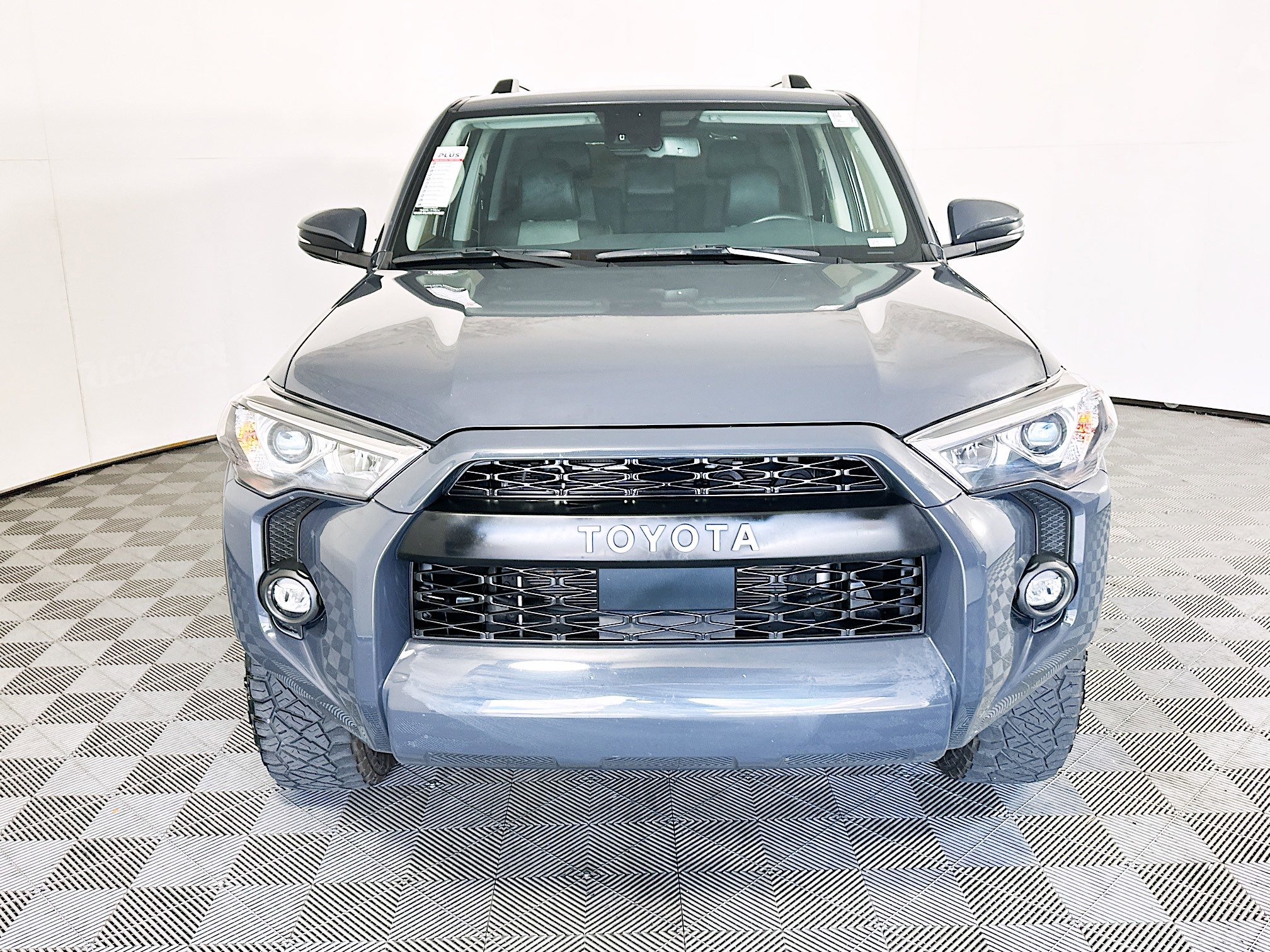 Used 2024 Toyota 4Runner SR5 Premium w/ Moonroof Package AWD/4WD image 8