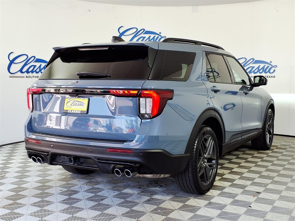 Used 2025 Ford Explorer ST image 6