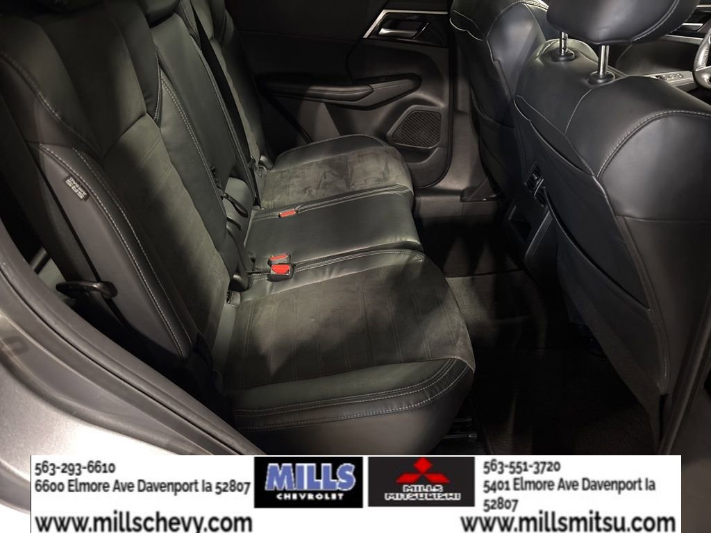 Used 2022 Mitsubishi Outlander SE AWD/4WD image 16