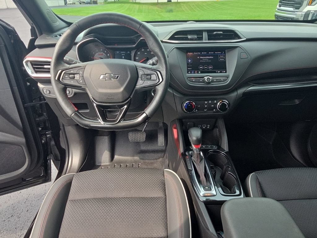 Used 2022 Chevrolet TrailBlazer RS FWD image 25