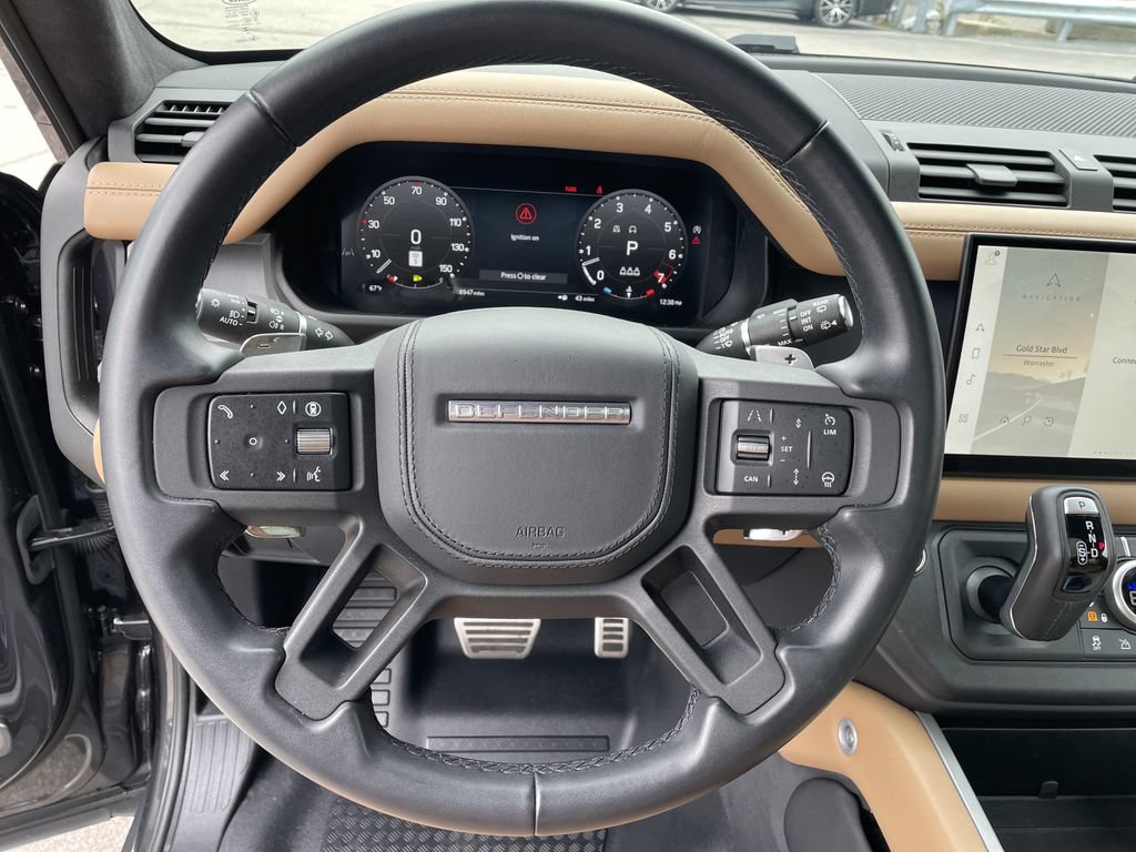 Used 2025 Land Rover Defender 110 V8 AWD/4WD image 16