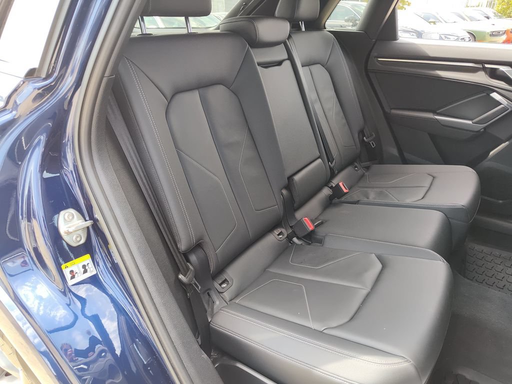 Certified 2025 Audi Q3 2.0T Premium w/ Convenience Package AWD/4WD image 37