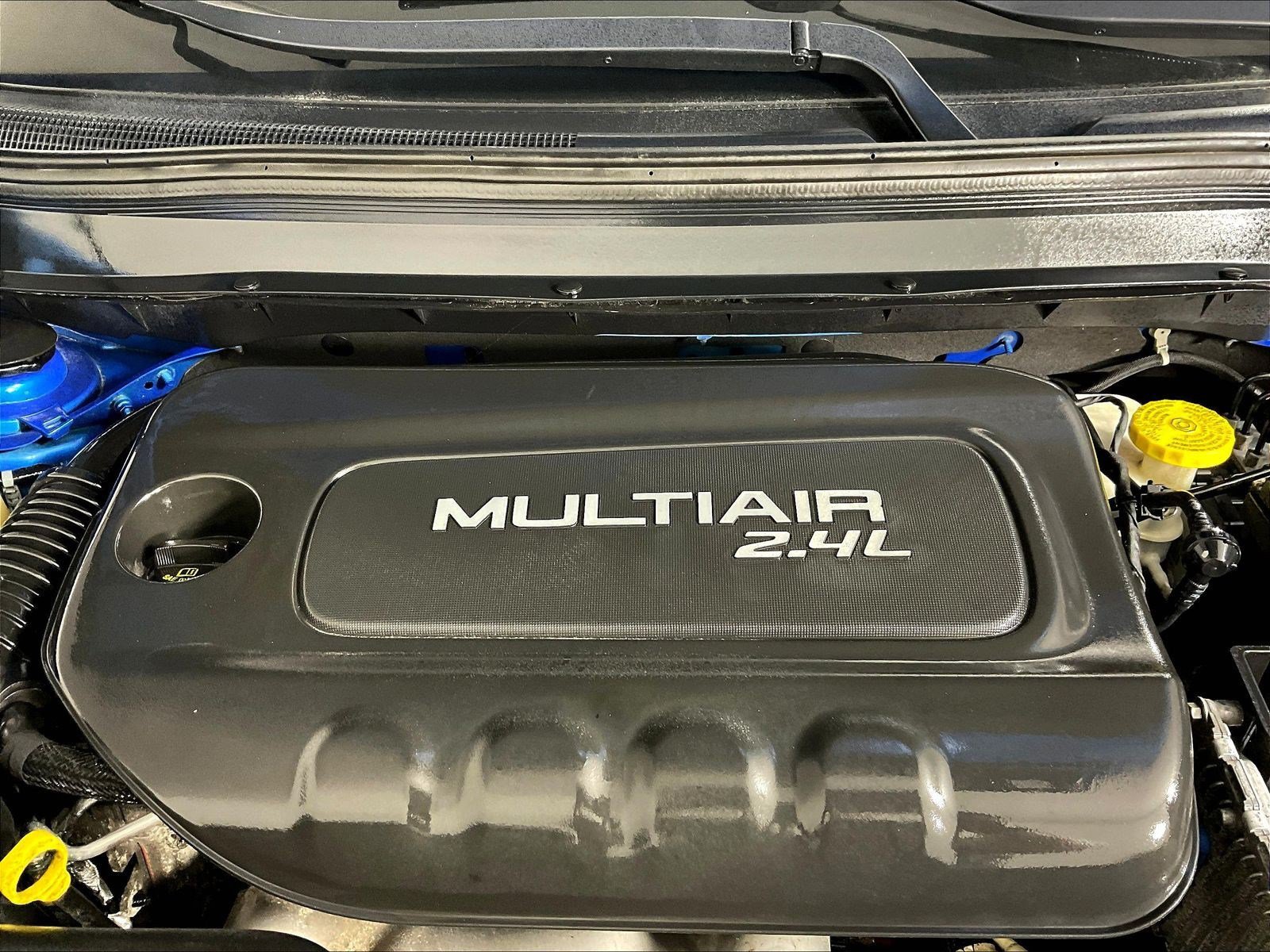 Used 2018 Jeep Cherokee Trailhawk w/ Cold Weather Group AWD/4WD image 30