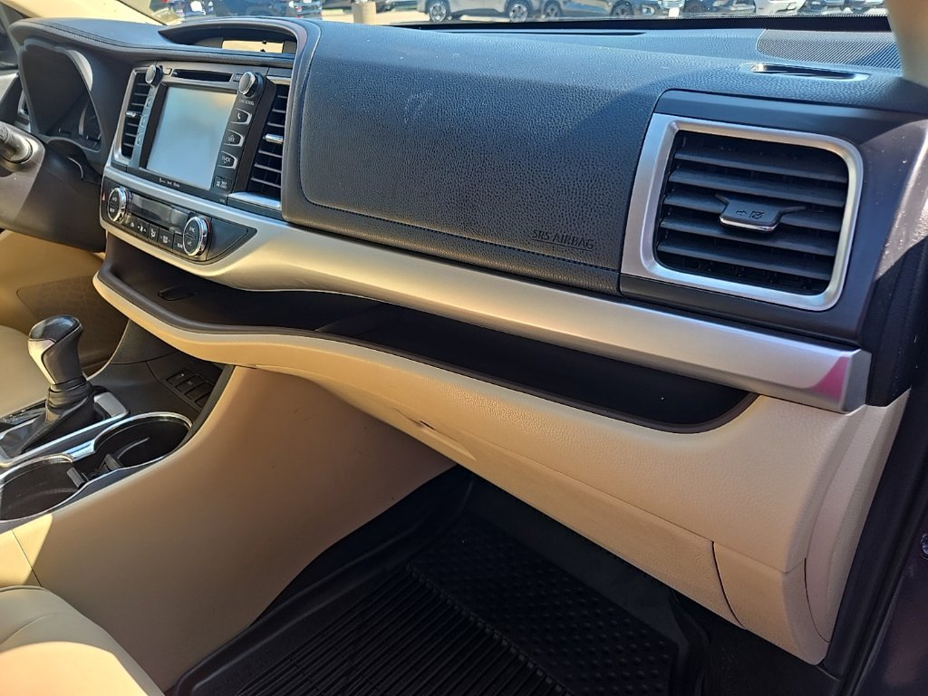 Used 2019 Toyota Highlander XLE FWD image 71