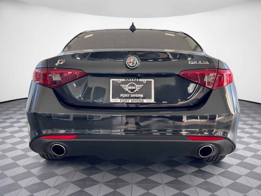 Used 2020 Alfa Romeo Giulia Ti w/ Active Blind Spot Package AWD/4WD image 11