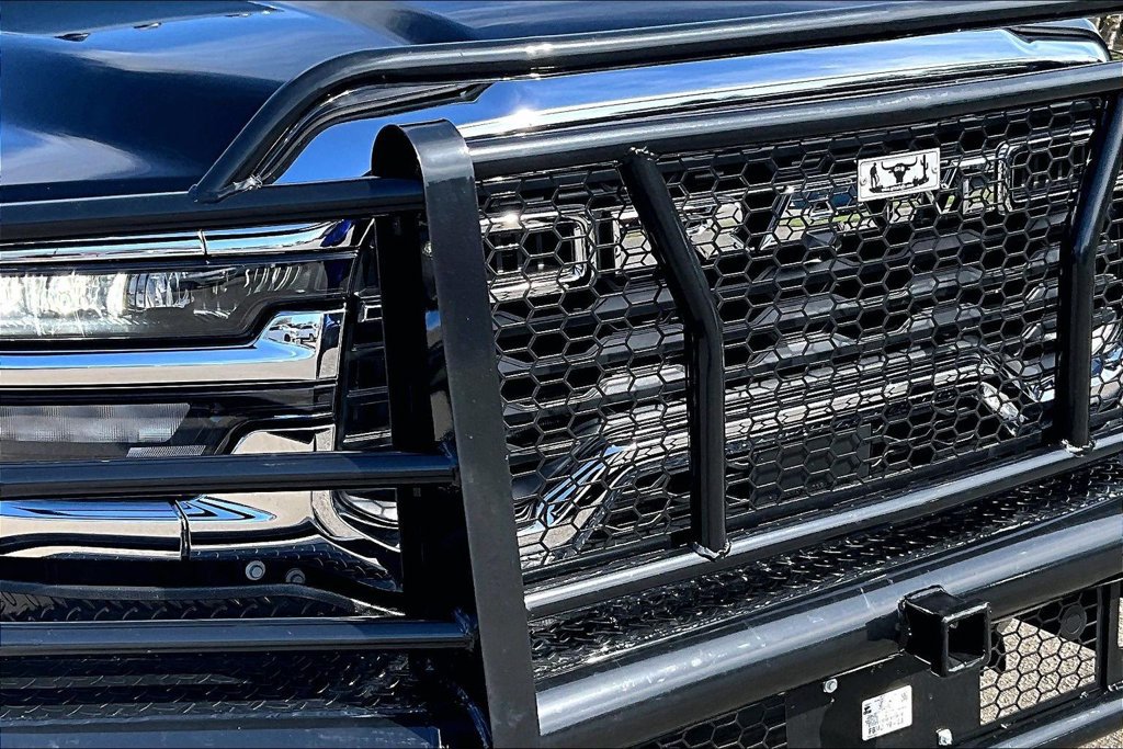 Used 2025 RAM 2500 Tradesman w/ Chrome Appearance Group AWD/4WD image 27