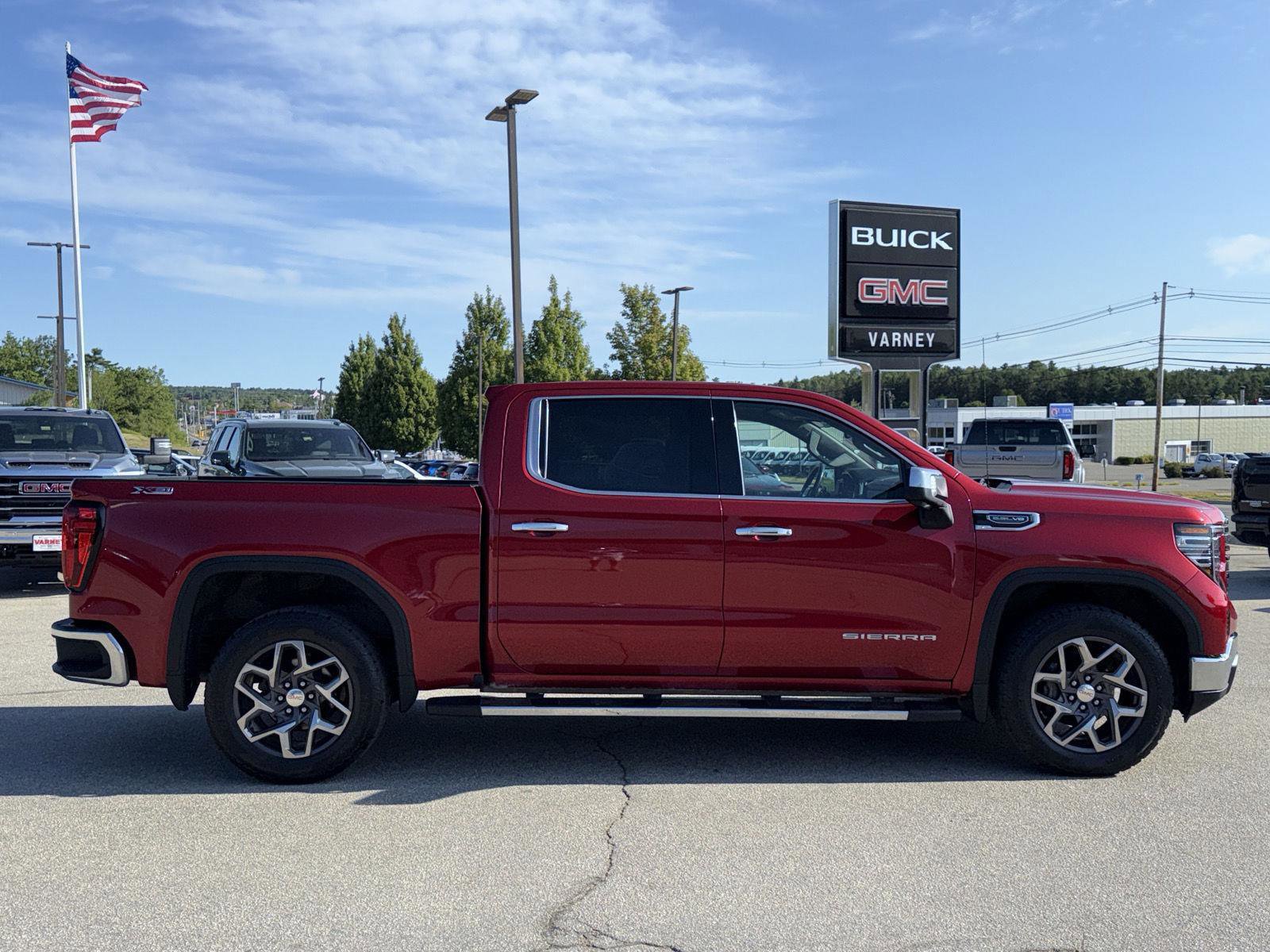Used 2022 GMC Sierra 1500 SLT w/ SLT Premium Package image 5