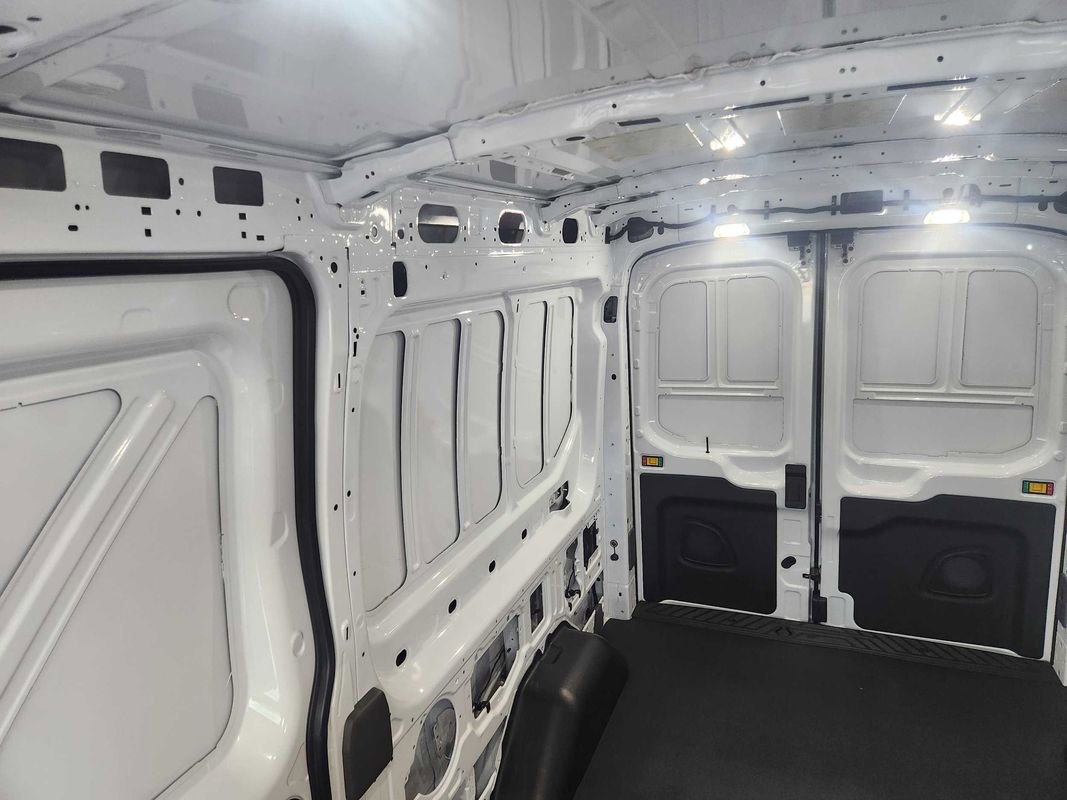 Used 2025 Ford Transit 250 148 Medium Roof Extended AWD image 32