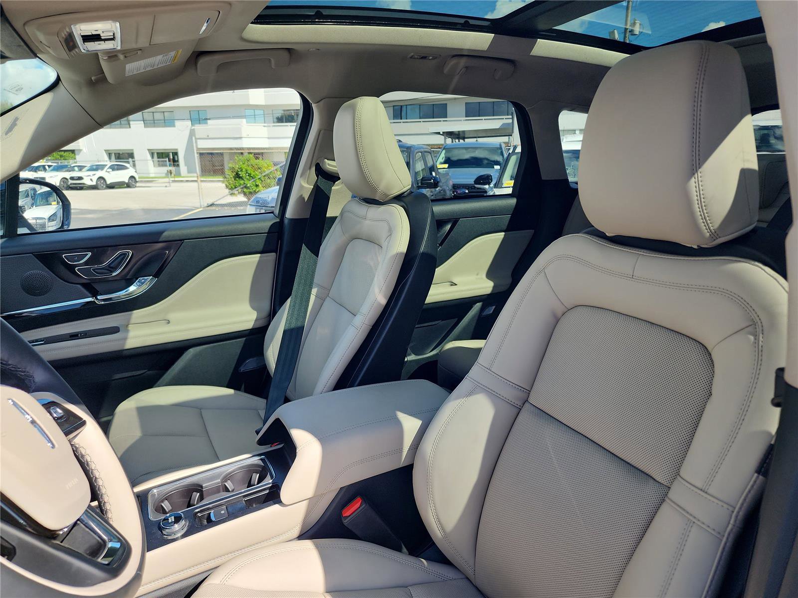 New 2026 Lincoln Corsair Reserve image 18