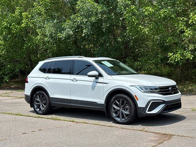 Used 2022 Volkswagen Tiguan SE FWD image 7