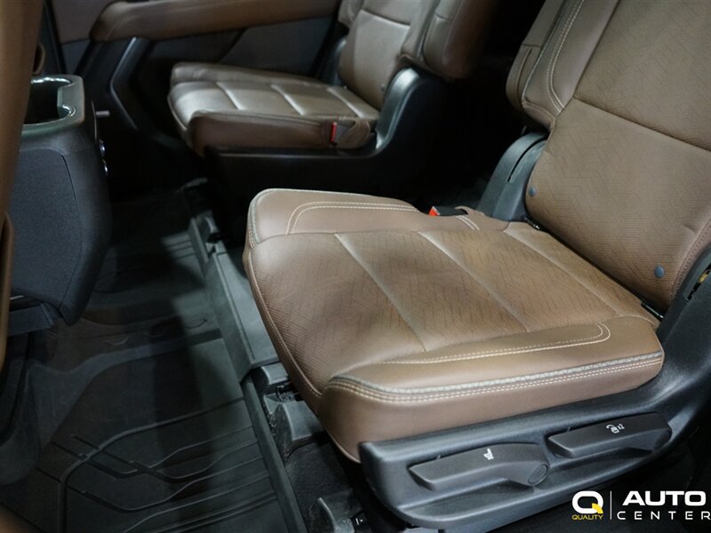 Used 2023 Chevrolet Tahoe High Country AWD/4WD image 32