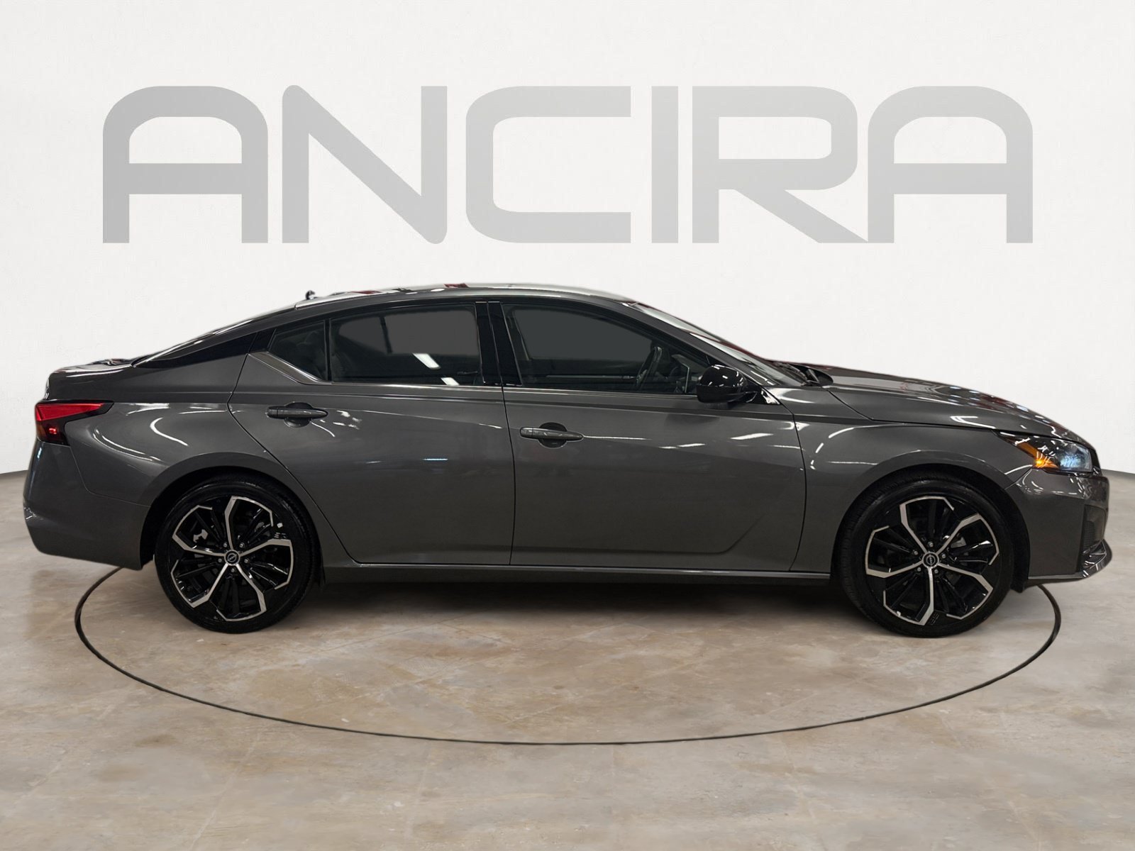 Used 2024 Nissan Altima 2.5 SR FWD image 12