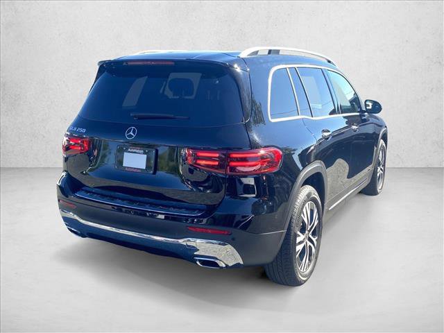 Used 2025 Mercedes-Benz GLB 250 image 2