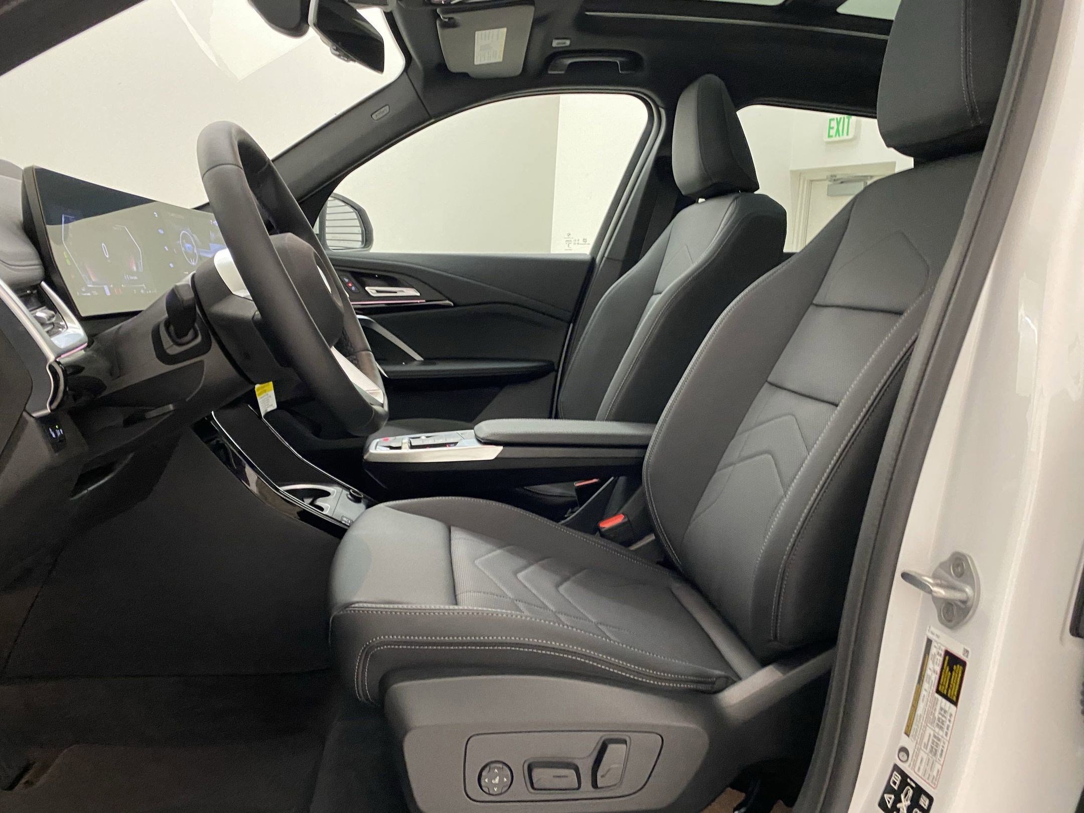 Used 2025 BMW X1 xDrive28i w/ Premium Package image 4