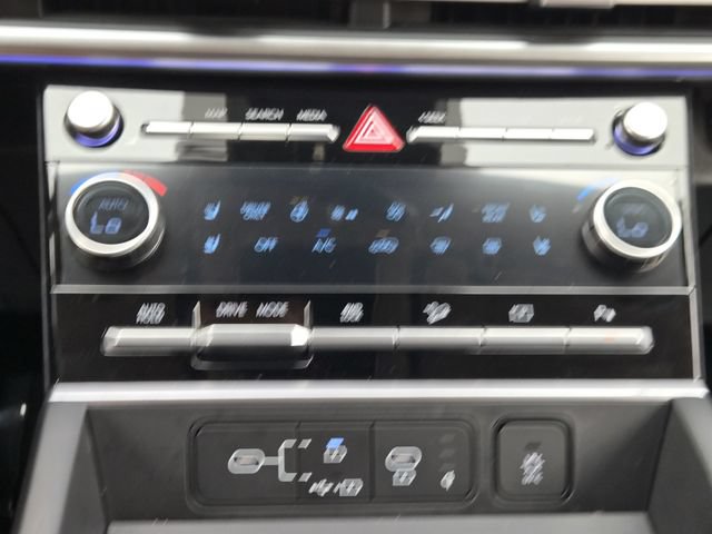 Certified 2025 Hyundai Santa Fe Limited AWD/4WD image 16