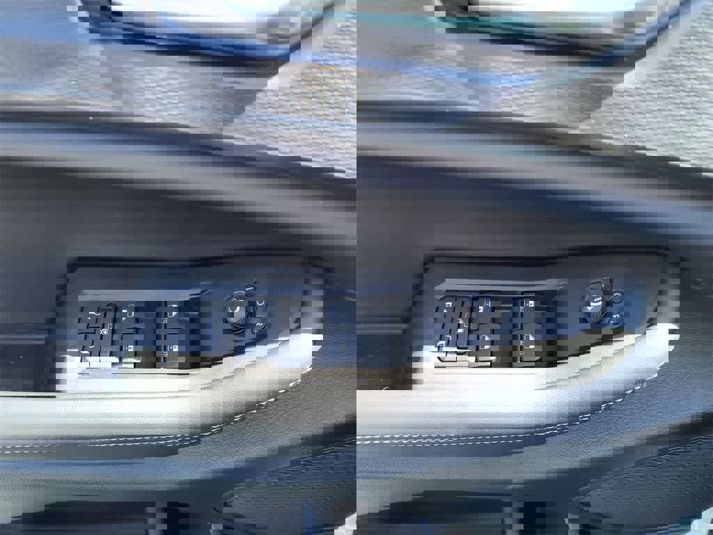 New 2025 Jeep Grand Cherokee Laredo X w/ Luxury Tech Group I image 13