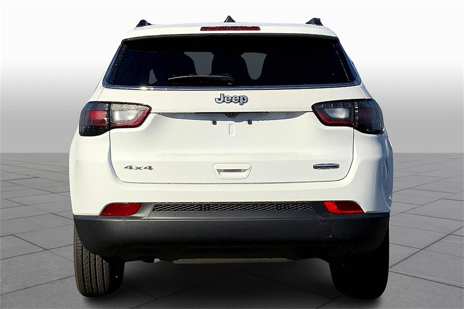 New 2023 Jeep Compass Latitude w/ Sun and Sound Group image 4